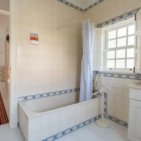 Villa Ericeira Βίλα *